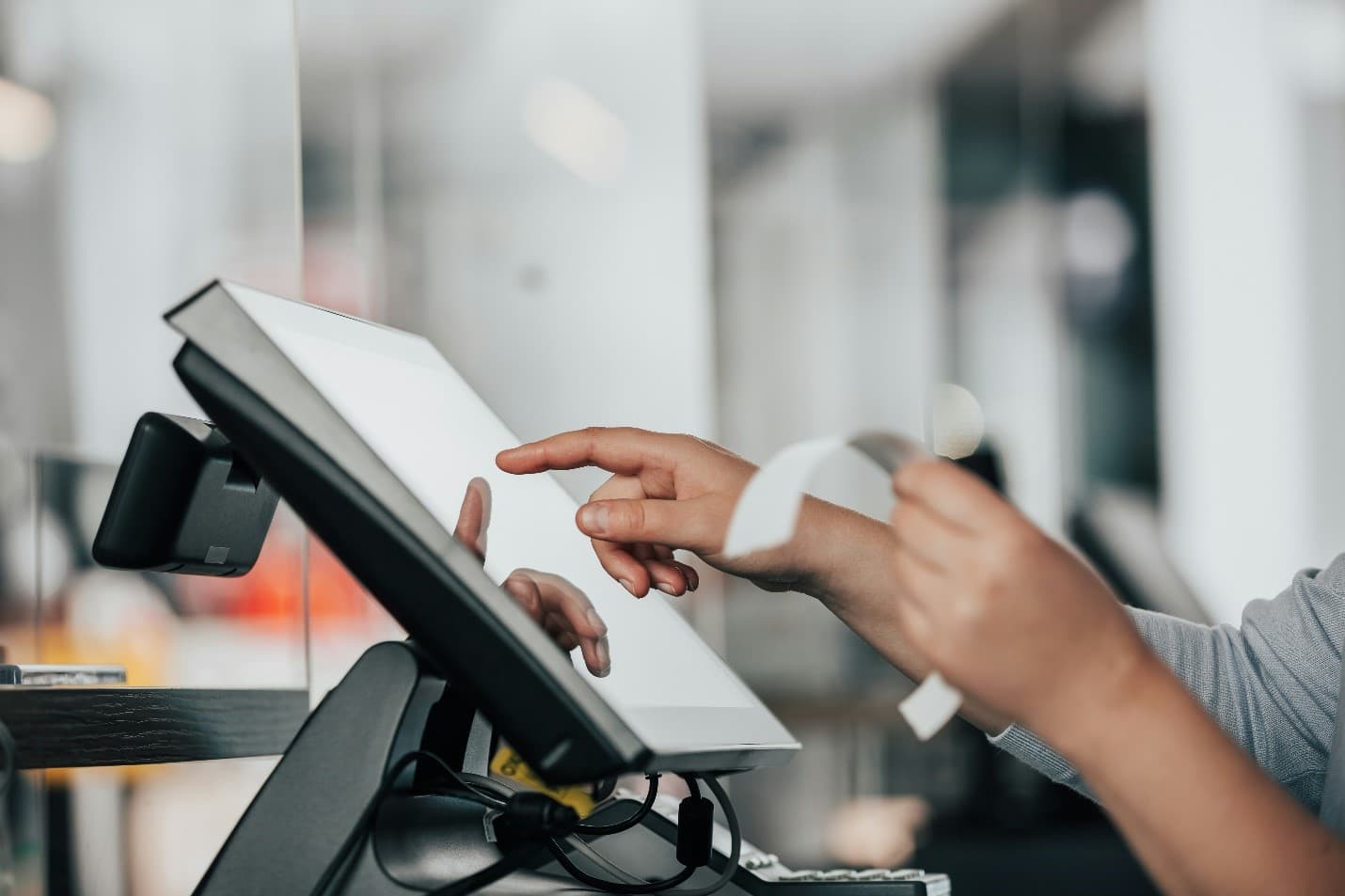 Streamlining Order Management: Efficiently Handle Dine-In, Takeout, and Delivery