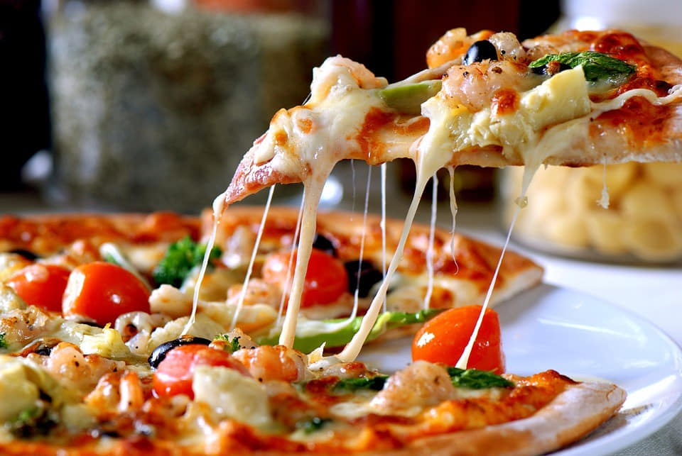 What are the Differences Between Restaurant and Pizza POS Systems?