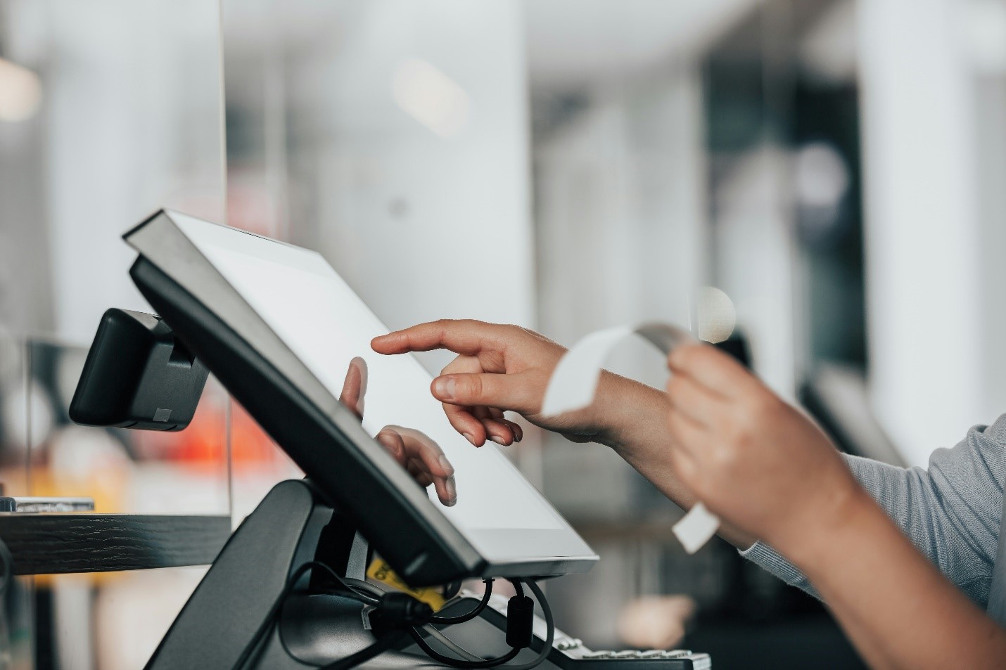 Streamlining Order Management: Efficiently Handle Dine-In, Takeout, and Delivery